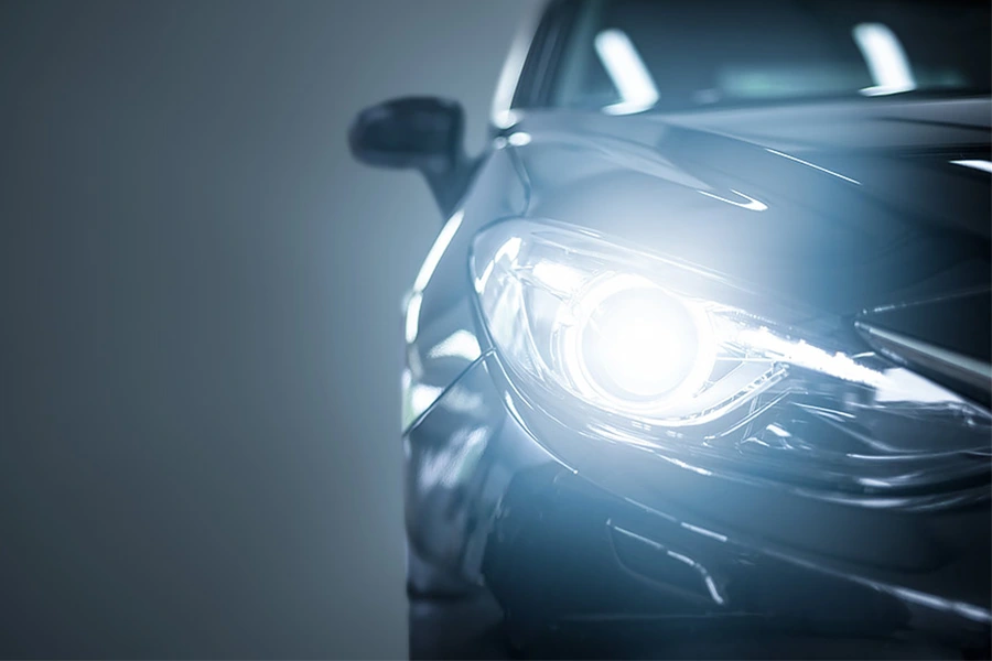 La Evoluo kaj Signifo de Headlights en Automotive Safety